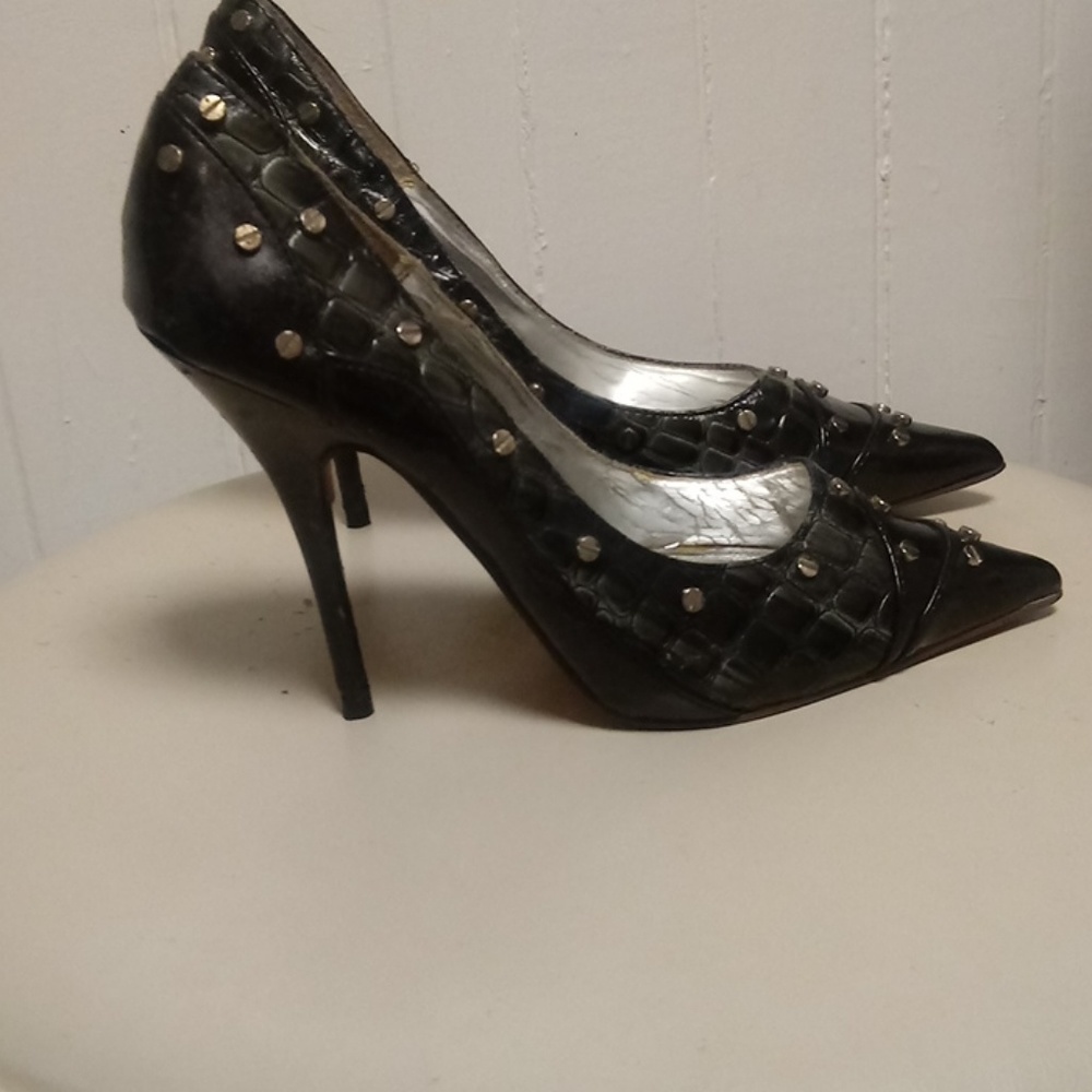 Shoes - Picture 2 of 4